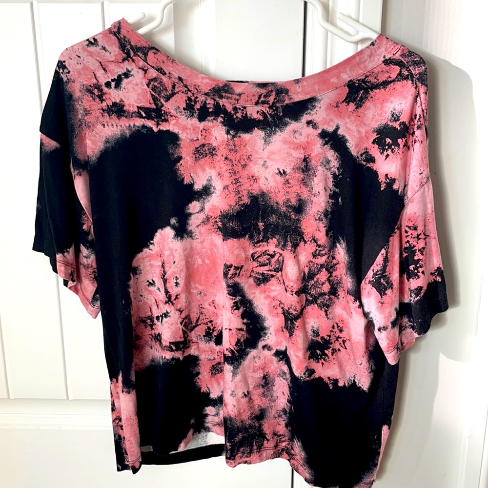 Peyton Jensen from Evereve super cute top. Love the back of this. Size S